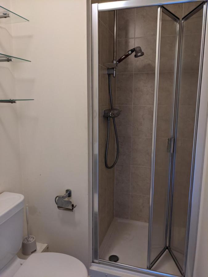 Simple 2-Bedroom 1.5 Bath Apartment In Thornhill Саутгемптон Екстер'єр фото