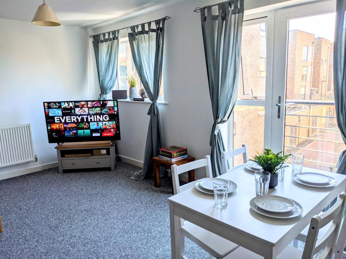 Simple 2-Bedroom 1.5 Bath Apartment In Thornhill Саутгемптон Екстер'єр фото